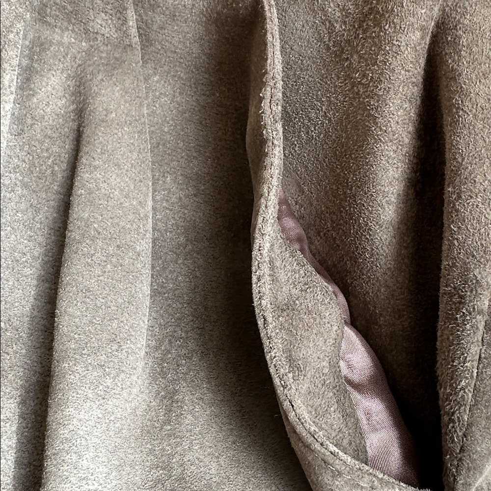 EBUC ABSOLUTELY GORGEOUS BLAZER WITH GEN SUEDE COLLAR AND GEN LEATHER/SUEDE PANT - Picture 12 of 17